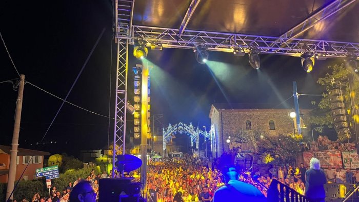 in tanti a paupisi per le celebrazione in onore della madonna di pagani