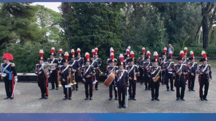ariano targa dedicata a salvo d acquisto e concerto fanfara dei carabinieri