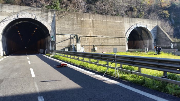 solofra scatta il nuovo dispositivo di transito nella galleria montepergola