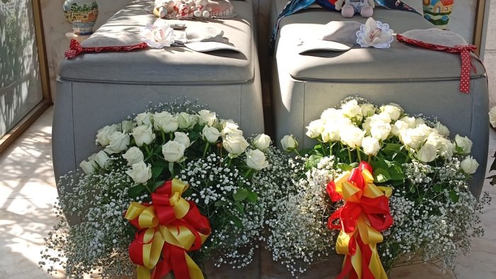 napoli ricorda paolo castaldi e luigi sequino vittime innocenti del clan