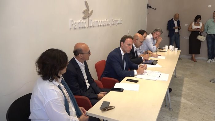 partito democratico si accelera per eleggere piero de luca segretario regionale