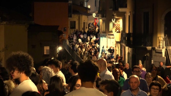 la notte bianca ad ariano un fiume umano che non si vedeva da anni