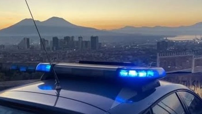 incendio nave approdata a napoli sbarco dei passeggeri e veicoli