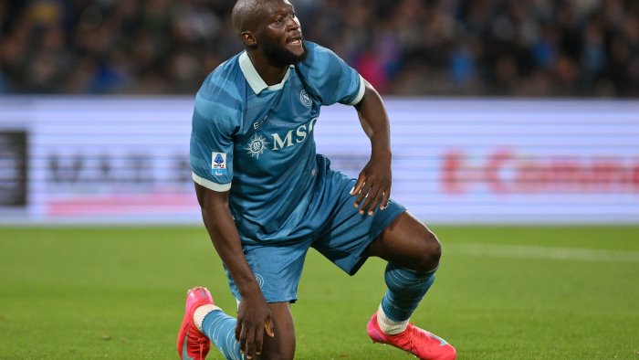 il pizzone di gerardo casucci un calcio d angolo al razzismo