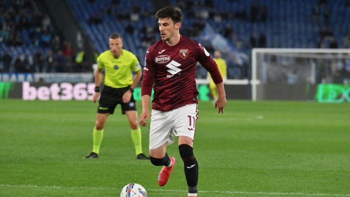 napoli l ipotesi di un ritorno tra le piste per la mediana ma non solo