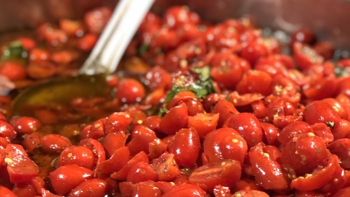 sagra del pomodorino il 16 agosto san bartolomeo celebra il suo oro rosso