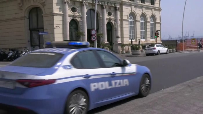 rapina all hotel excelsior di napoli sottoposto a fermo un 26enne