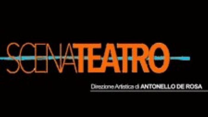 tradizioni e folklore nel borgo medievale di teggiano con scena teatro