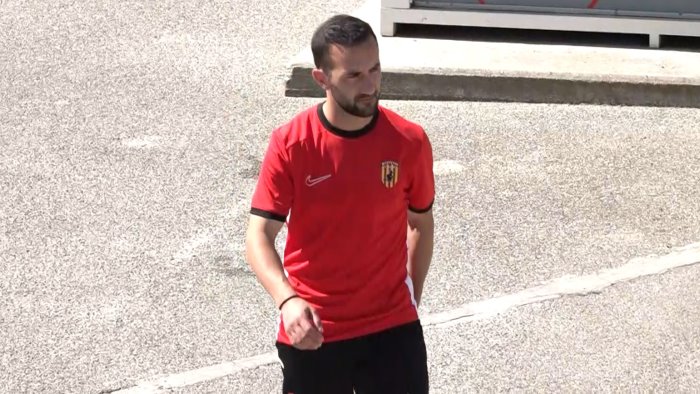 benevento ufficiale la cessione di borello al giugliano i dettagli