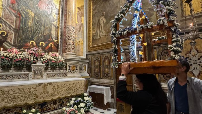 salvo il ferragosto a montevergine via libera alle auto arrivano i pellegrini