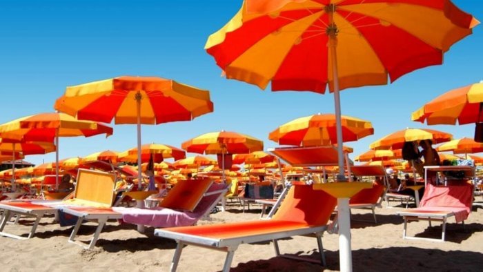 basta caro mare con nostra legge il 70 di spiagge libere