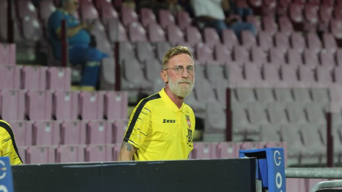 salernitana sorrento 4 5 d c r conte vittoria di cuore e sacrificio