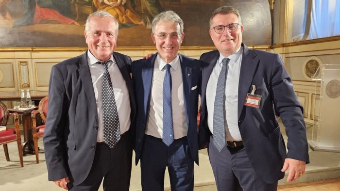 fondazione vassallo mettere a dimora un albero per angelo