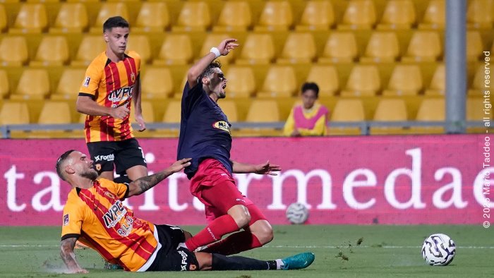 crotone catania e salernitana il benevento scruta le avversarie