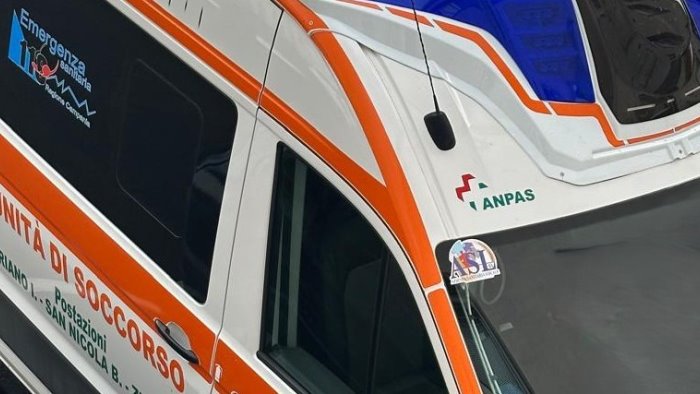 ariano parto d emergenza in casa l intervento del 118 e la corsa in ospedale
