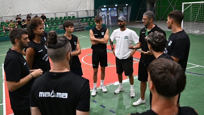 scandone avellino primo allenamento nella tendostruttura del campo coni