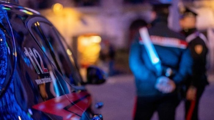 omicidio in casa a melito 58enne ucciso a coltellate e ispettore di polizia