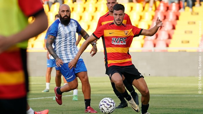 benevento auteri inizia a scegliere la squadra per l esordio a crotone