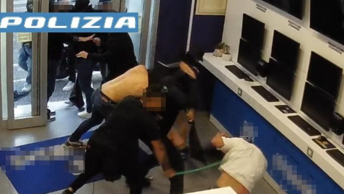 pestaggio brutale a nola ai danni di un giovane arrestati due ultras