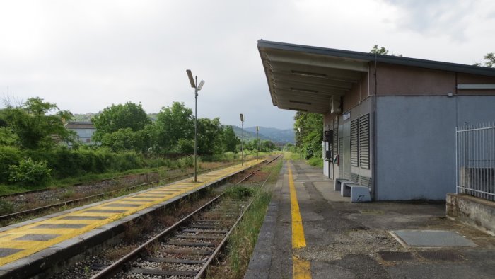passaggio a livello in contrada pieta il 7 agosto assemblea pubblica