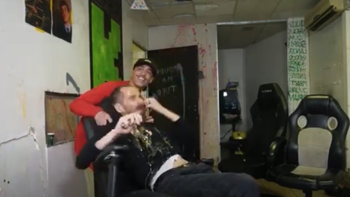 orrore in francia seviziato e picchiato in streaming muore in diretta web