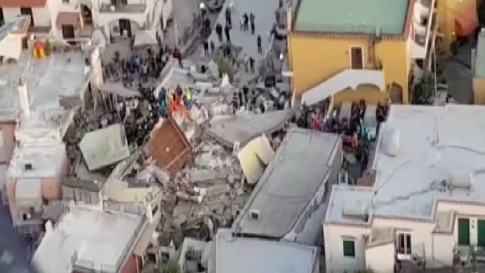 casamicciola a 8 anni dal terremoto 382 famiglie ancora fuori casa