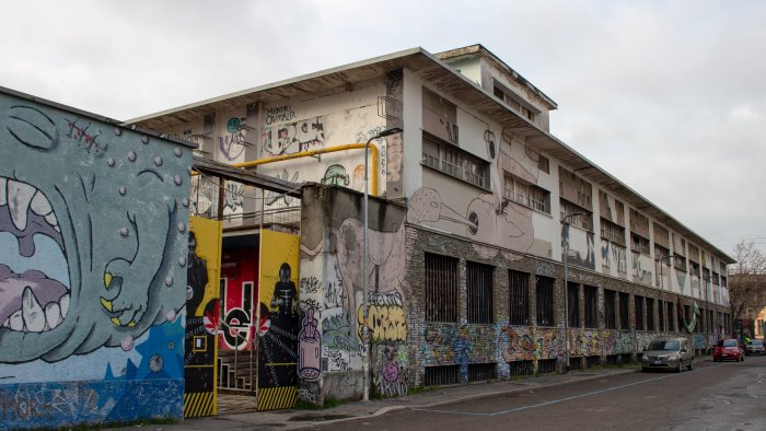 ricordate il centro sociale leoncavallo dopo 31 anni arriva lo sgombero