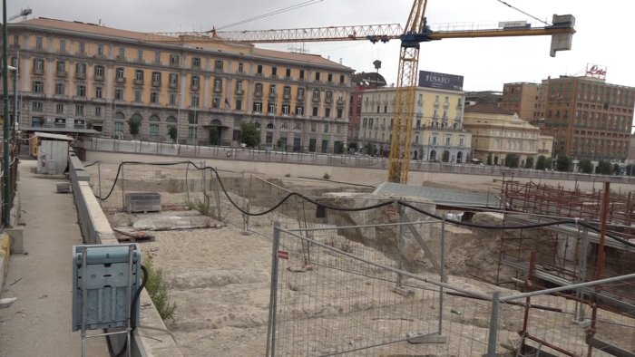 napoli riscopre la storia nasce un parco archeologico sotto piazza municipio