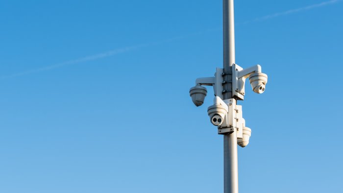 atti vandalici nel palasele di eboli gravi danni