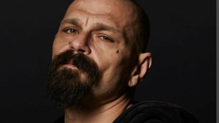 sgombero leoncavallo persico 99 posse viviamo tempi bui