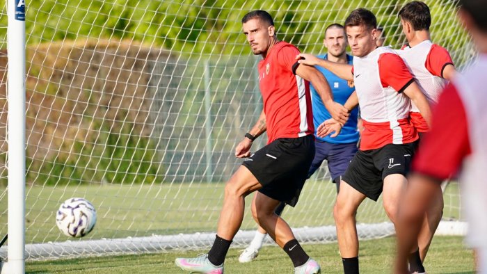 benevento a crotone con un attacco dimezzato