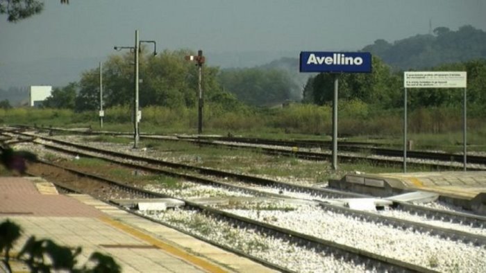 avellino ridateci il treno parte la petizione per la citta isolata
