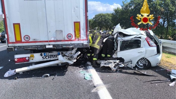 incidente stradale sull a30 all uscita nocera pagani gravissimo 38enne