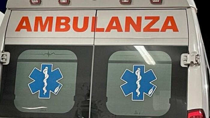 montefalcione giu dal terzo piano 30enne e salvo per miracolo