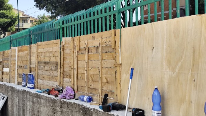 occupazione abusiva a scampia scattano denuncia e sequestro