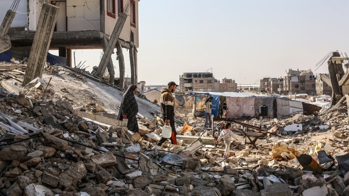 israele senza freni raid su ospedale tra le vittime fotografi e giornalisti