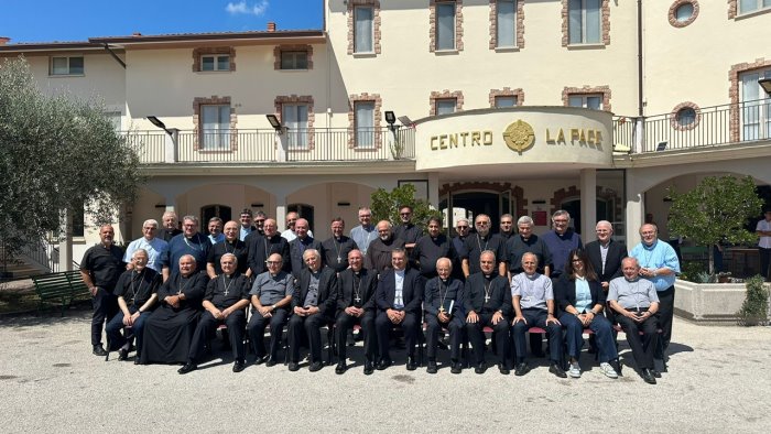 vescovi a lavoro a benevento per salvare le aree interne appello alla politica