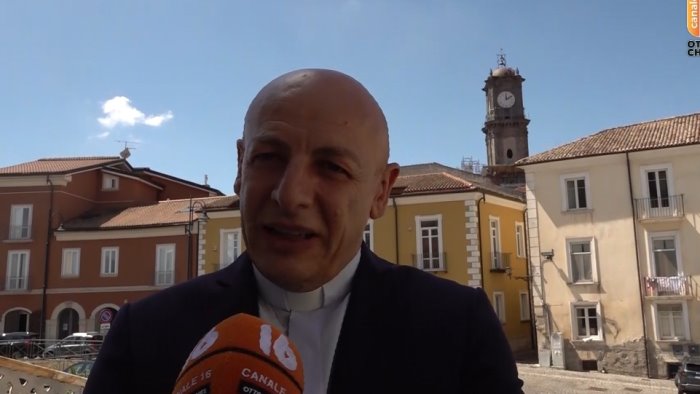 in citta si spara e tanti sono indifferenti uscite dalla zona comfort