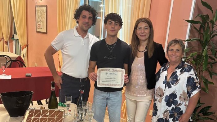 alessandro 19 anni figlio di emigrati arianesi la sua storia emoziona tutti