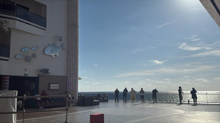 msc world europa dopo l avaria riparte da napoli e raggiunge messina