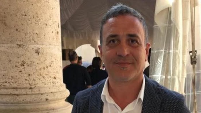 emergenza nocciole in irpinia raccolti a rischio crollo fino all 80