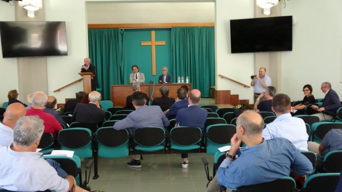 filt cgil fit cisl e uil trasporti sostengono il documento dei vescovi