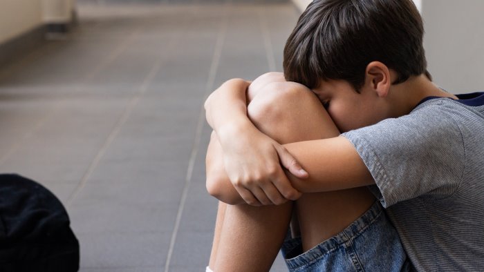 ragazzo disabile picchiato sostegno da servizi sociali
