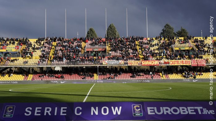 benevento abbonamenti all attacco della quota dell anno scorso