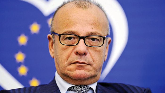 alto calore dimissioni lenzi rotondi presidio di correttezza e competenza