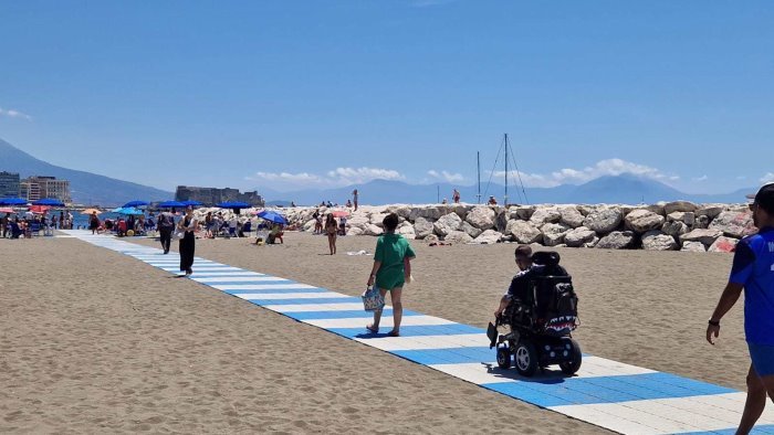 allerta meteo domani a napoli chiuse le spiagge pubbliche