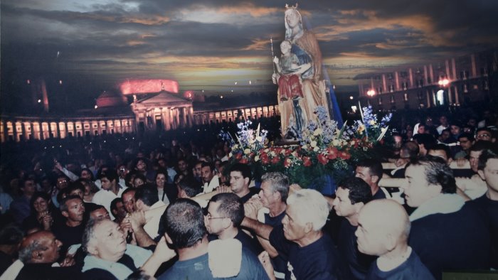 festa di piedigrotta 2025 la statua della madonna torna in mare dopo 25 anni
