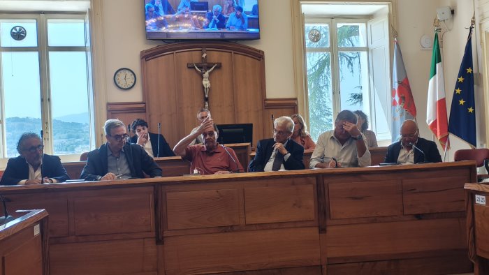 vertice air sindaci azienda disponibile ad accogliere memorandum dei comuni