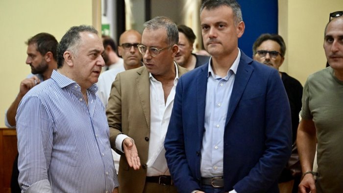 dimissioni lenzi minichiello e stato abbandonato al proprio destino