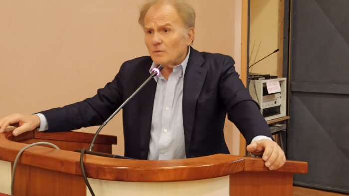 alto calore dimissioni lenzi noi di centro nessun addebito all amministratore